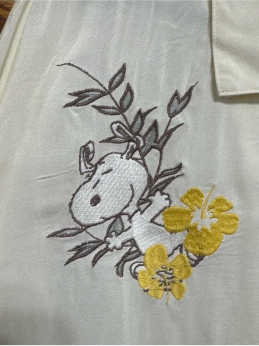 Women’s XL Cream Floral Short-Sleeve Button-Up Shirt